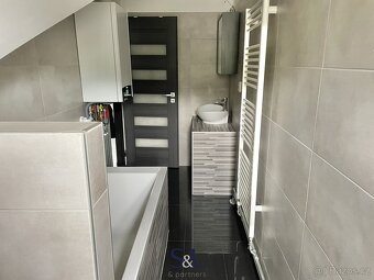 Nabízíme k pronájmu byt po rekonstrukci o dispozici 3+kk s v - 6