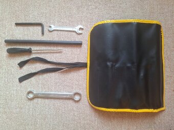 Koženková brašna s nářadím na motorku, stavební stroje apod. - 6