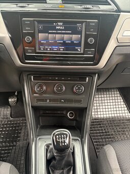 VW TOURAN 2.0TDI R.2023 128000km 2x kola TOP STAV - 6