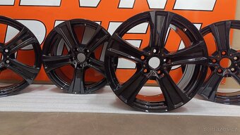 Alu kola Motec 7,5Jx17 , 5x112 , ET37 - 6