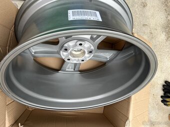 PORSCHE CAYENNE alu kola 22" nové, originál - 6