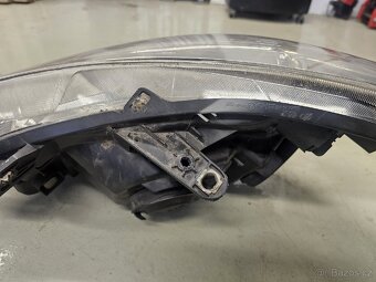 Predni svetla Renault clio 3 - 6