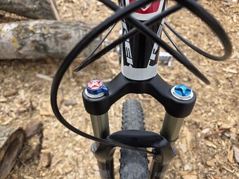 Horské kolo MTB Trek 8000 robustní a ultralehké - 6