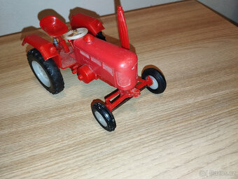 Staré hračky,Traktor Bulldog KDN, r.1978 ,není Ites, Igra - 6