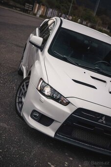 Mitsubishi Lancer Evo X - 6