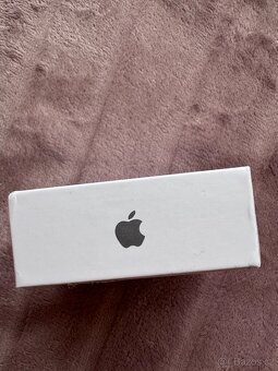 AirPods 4 s aktivním potlačováním hluku - 6