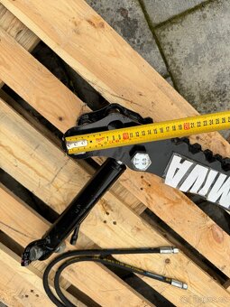 Hydraulický přidržovací palec na minibagr - 6