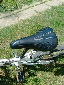 Kolo Specialized Hotrock 20 (1x6 převodů)
- 6