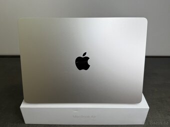 MacBook Air 13'' 2022 / M2 / 8GB / 256GB SSD / Starlight - - 6