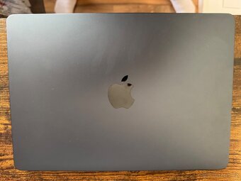 Macbook Air 13" 16GB RAM, 256GB SSD - 6