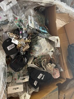 Levná bižuterie ve velkém množství - 6