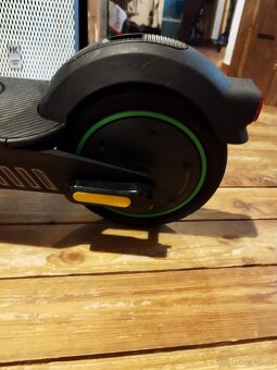 Elektrická koloběžka Acer eScooter Series 3 Advance - 6