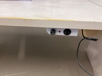 Stůl pro manikuru - 6