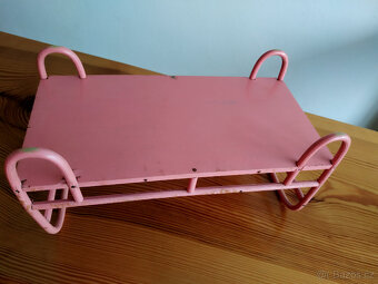 Retro sada - postýlka s přikrývkami a panenkou v bodýčku - 6