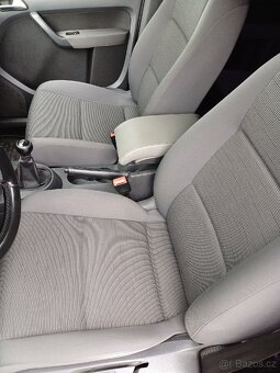 VW Touran 1.9 TDI -7 míst - 6