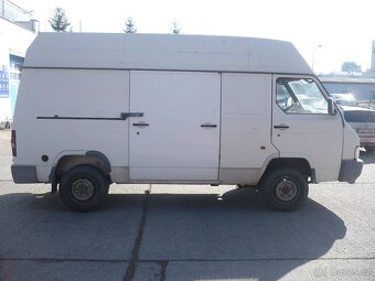 Nissan Trade 3.0 D - 6