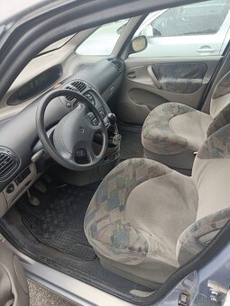 Citroen Xsara Picasso 1.6i - 6