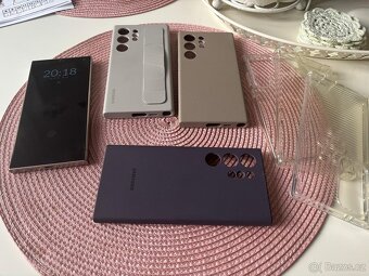Prodám Samsung Galaxy S24 Ultra, 12/256 GB, přidám 6 pouzder - 6