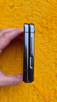 Samsung Galaxy Z Flip 5 - 6
