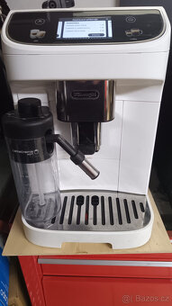 Prodám kávovar Delonghi Magnifica Plus ECAM 320.60 - 6
