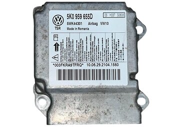 Palubní deska černá 5K1857001A VW Golf 6 r.v. 2011 - 6