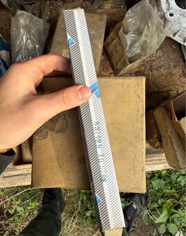 Výhrubník s kuželovou stopkou - 6