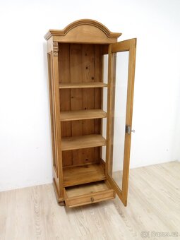 Vitrína ze smrkového masivu - 6