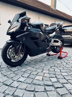 Honda CBR 1000rr Fireblade 2004 - 6