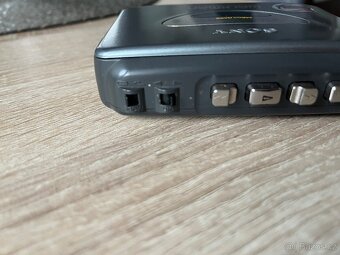 SONY WALKMAN - 6