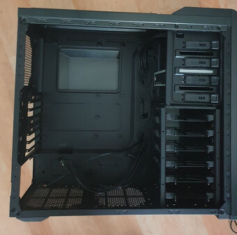 Corsair 400R Carbide Series černá - 6