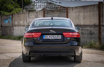 Jaguar XE 2.0 I4D Prestige AT - 6