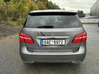 Mercedes Benz B200 - 6