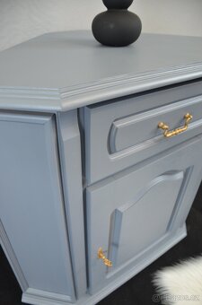 Rohová masivní komoda - 6