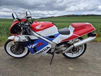Honda VFR 400 NC30 - 6