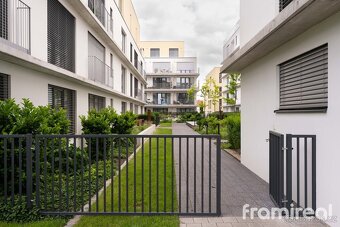 Pronájem bytu 2+kk s terasou a parkovacím stáním, 53 m2 - Pr - 6