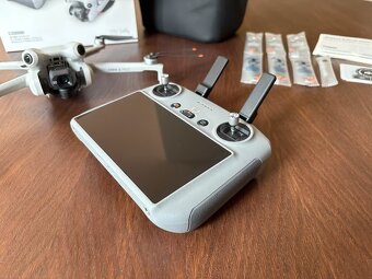 DJI Mini 4 Pro Drone Fly More Combo vč. 9× baterií + přísluš - 6