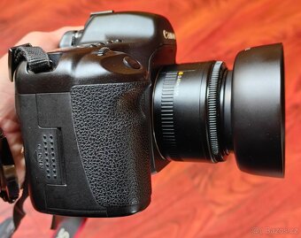Canon EOS 5D + Canon EF 50/1.8 II - 6
