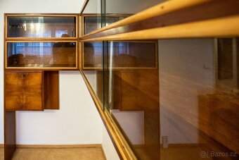 Rohová knihovna s barem - 6