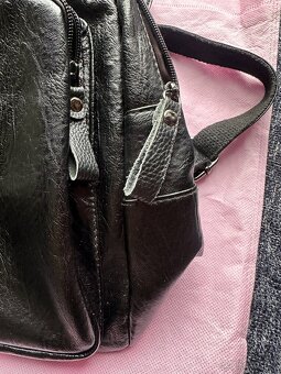 Černý stylový měkký dámský batoh - 6