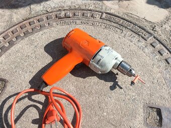Vrtačka Black & Decker 2400/900 otáček 370w - 6