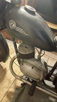 ČZ 125 motorka veterán - 6