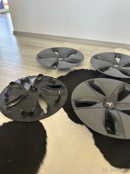 Poklice Tesla 3 18” - 6