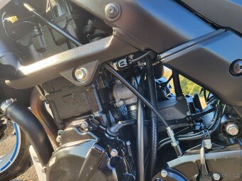 Suzuki GSR 750 2014 - 6