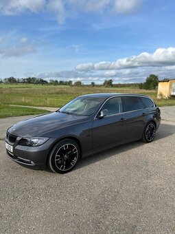 BMW e91 najeto 195xxx  330xd - 6