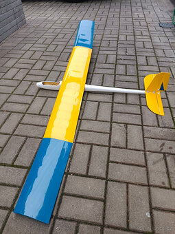 Starší i nové letadlo větroň stíhačka RC motor model modelář - 6