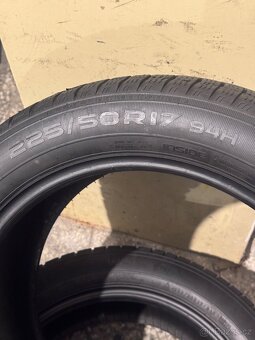 Zimní pneu 225/50/17 Nokian WR A4 - 6