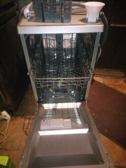 Prodám myčku Gorenje (celo nerezová) pěkná - 6