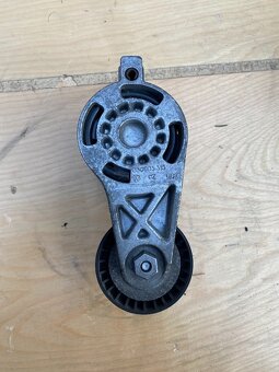 2.0tdi BKD díly motoru - 6