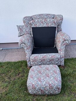 Prodám starožitné křeslo Ušák - 6