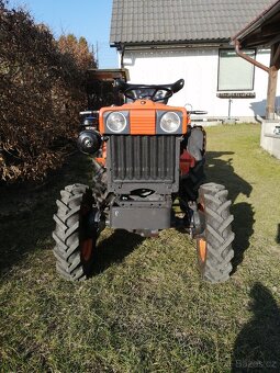 Kubota B7000 4x4 - 6